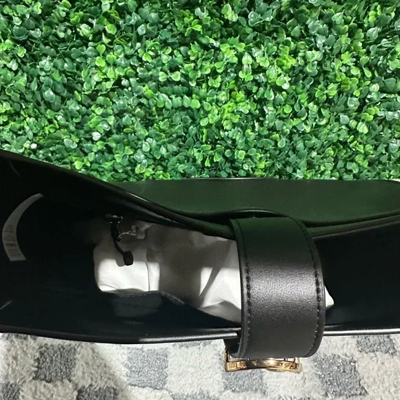 Lululemon Leather Alternative Shoulder Bag 8L NEW SOLDOUT - Picture 5 of 8